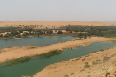 spirulina_lake2_380.jpg