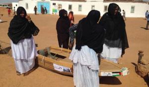 tn_fish_protest_dakhla_camp_610.jpg